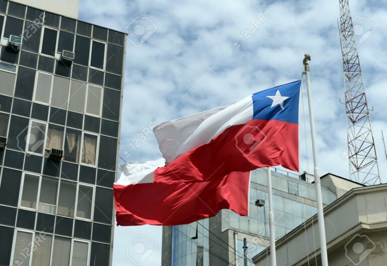 Dónde puedo encontrar banderas chilenas «Apruebo» en Valparaíso
