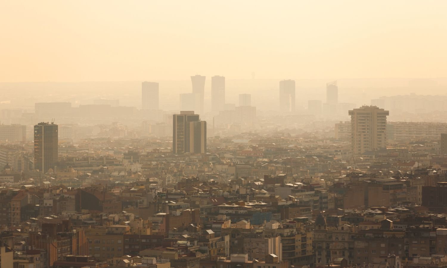 Qué títulos impactantes existen sobre la contaminación del aire