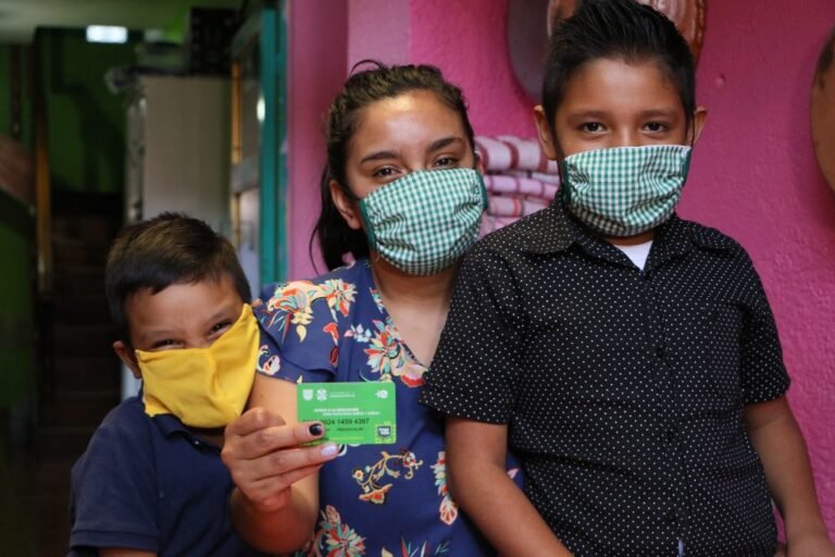 Con cuántos meses de cotización puedo cobrar el seguro de cesantía