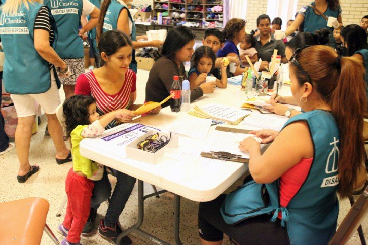 Cómo puedo crear una biblioteca pública en mi comunidad