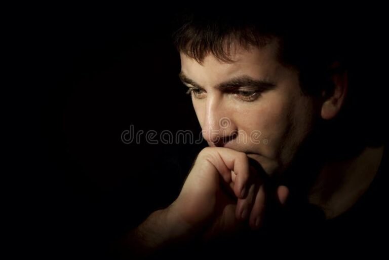 retrato de un hombre pensativo 1