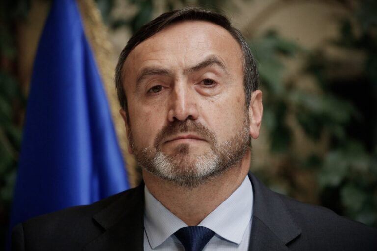 retrato del diputado pulgar en accion