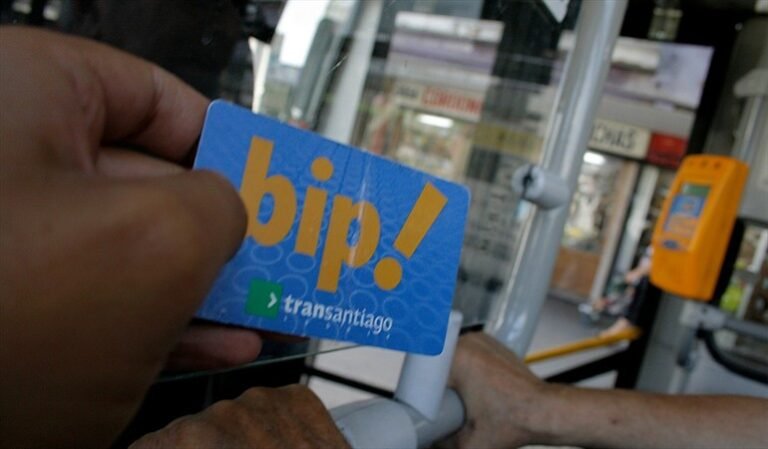 Cómo obtener y usar la tarjeta Bip! para el metro de Santiago 3 Cómo obtener y usar la tarjeta Bip! para el metro de Santiago