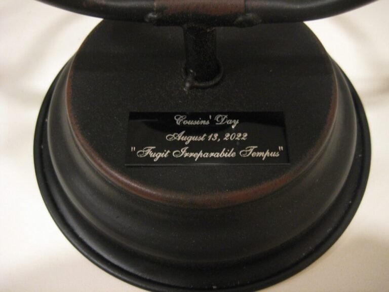 Uno no sabe lo que tiene hasta que lo pierde Reflexiones sobre la vida 2 un reloj de arena vacio y desgastado